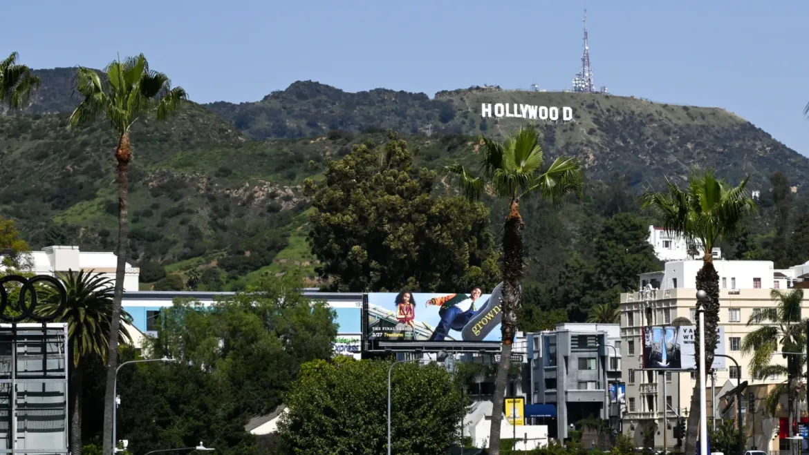 hollywood sign