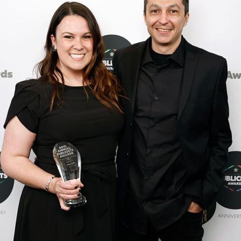 ICG PUBLICISTS AWARDS - Pictured: Sara Hull, Publicist of the Year (left) at the Beverly Hilton on March 10, 2023 - (Photo by: Trae Patton)
